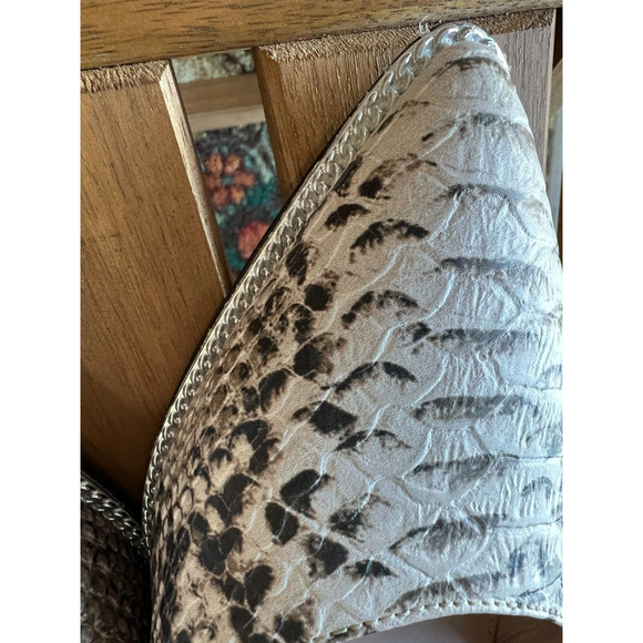 BCBG Snake print stiletto pointed toe Hilary Sandals Size-10 B,Silver accent - Picture 6 of 10